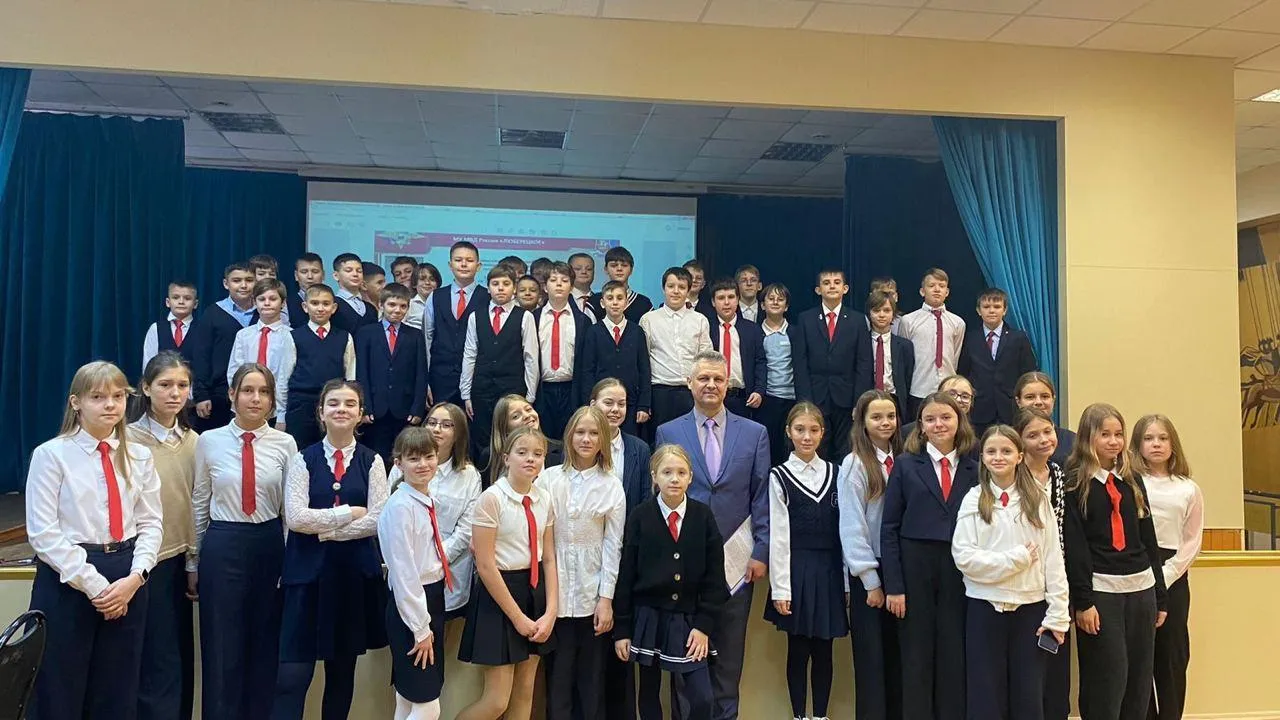 Полицейские провели урок мужества для школьников Люберец