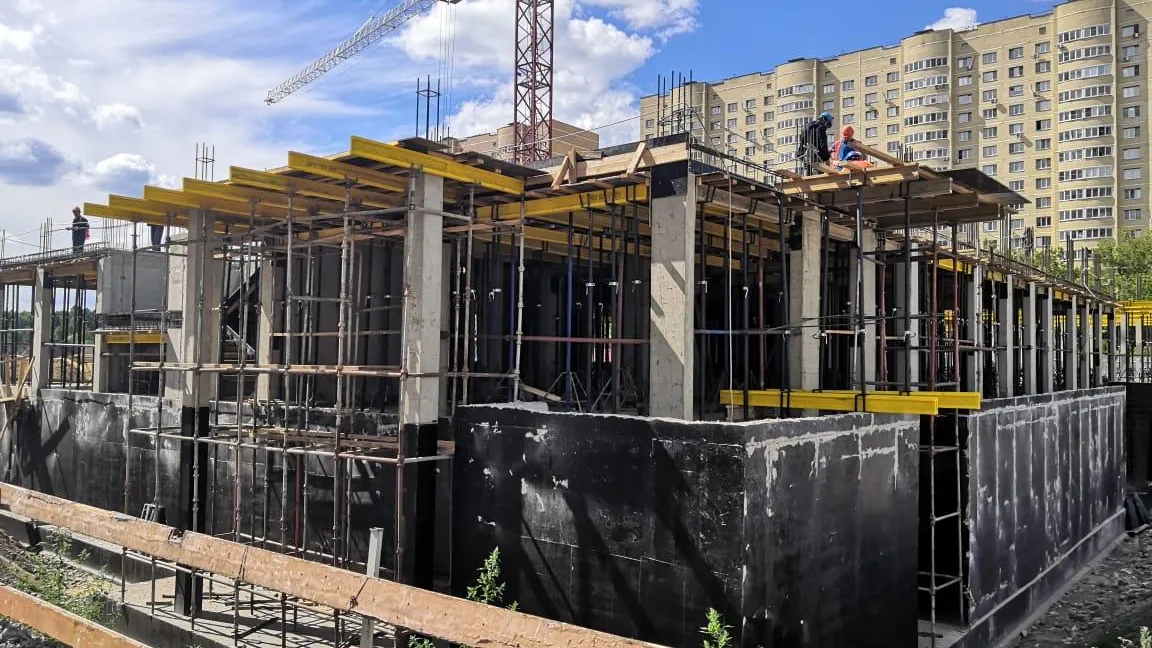 Строители приступили к устройству 2 этажа здания детского сада в Королеве