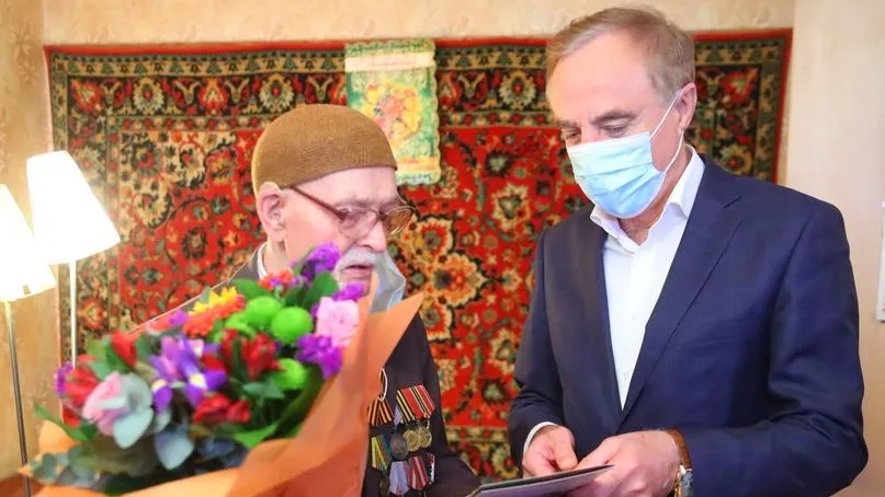 Глава Люберец поздравил с 95‑летием ветерана ВОВ