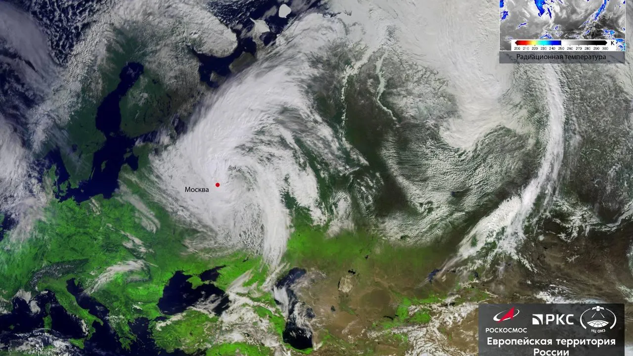 Белые завихрения: появились фотографии заснеженной Москвы из космоса