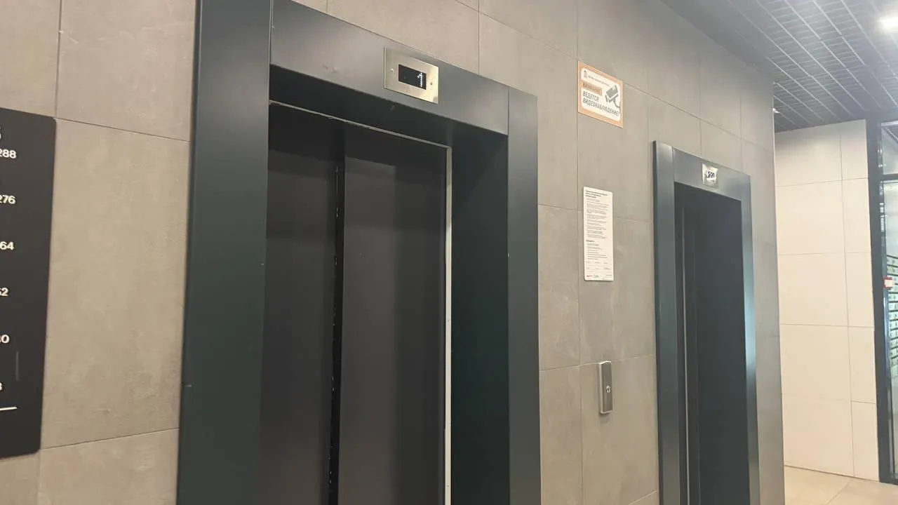 В МКД Подмосковья в феврале по заявкам жителей отремонтировали почти 550 лифтов