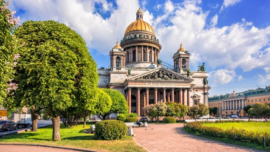 Life.ru воссоздал маршрут по местам жизни Путина в Петербурге