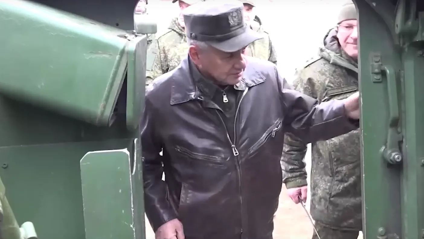 Шойгу показали трофейную западную бронетехнику ВСУ, захваченную в зоне СВО