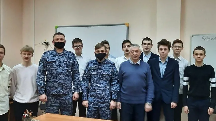 Школьникам Щелкова рассказали об образовании войск национальной гвардии