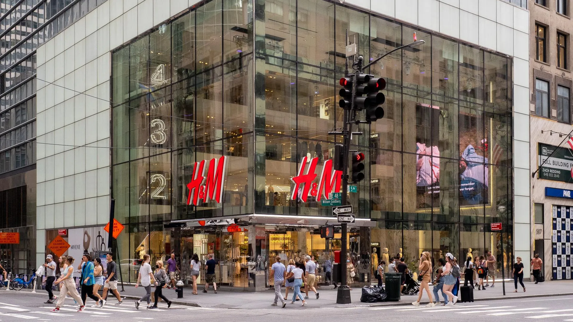 Ретейлер H&M полностью ликвидировал российский бизнес