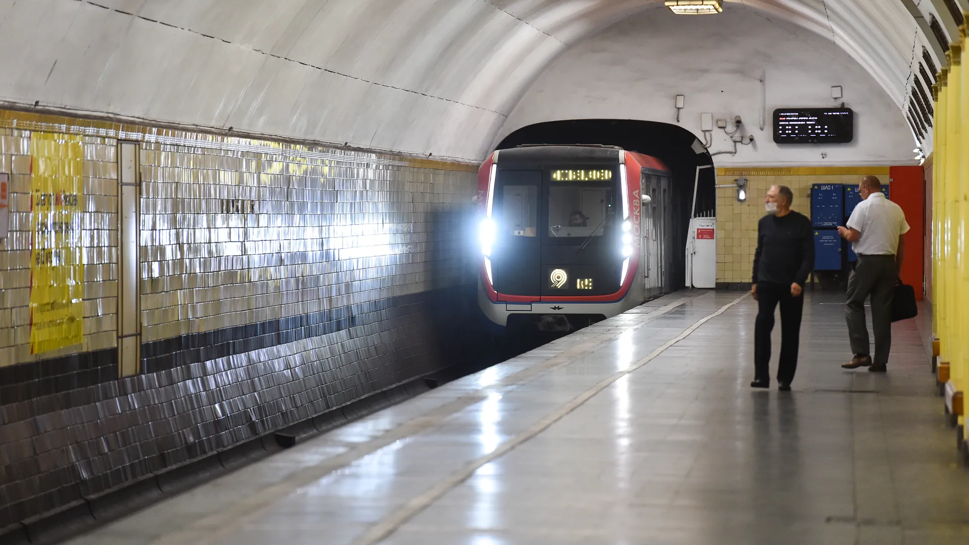 «Фиолетовая» ветка метро заработала штатно после инцидента с человеком на пути
