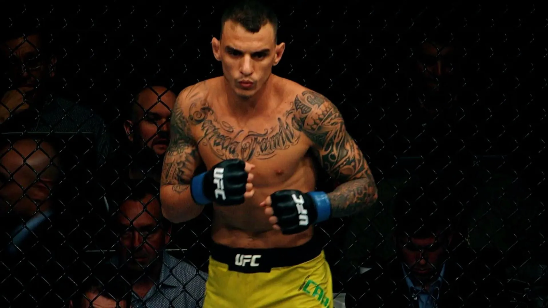 Бразильский боец UFC обматерил Макрона после победы на турнире в Париже