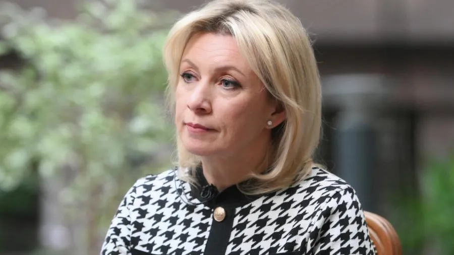 Захарова назвала показательным молчание Берлина о видео с Мерцем и Макроном