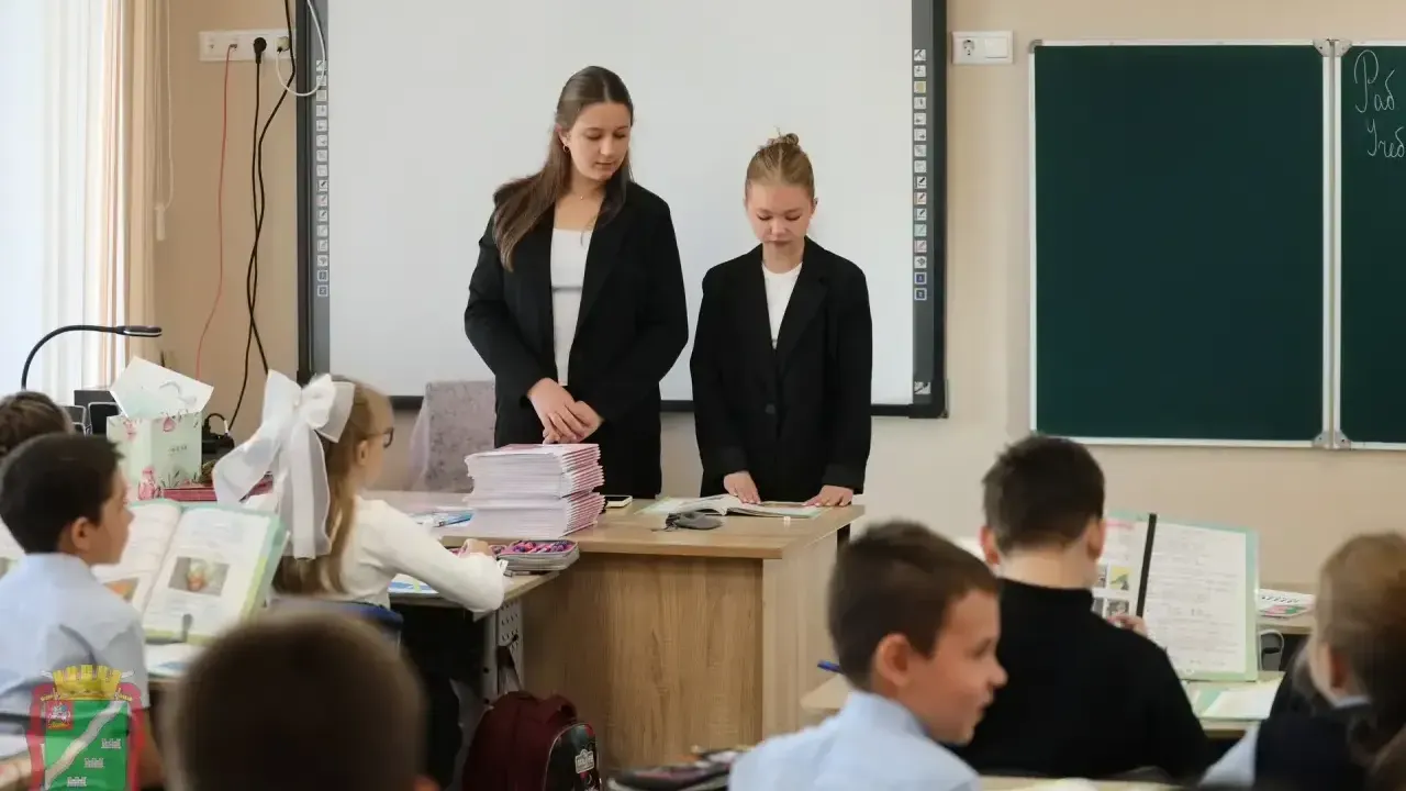Старшеклассники провели уроки в школе № 1 в Наро-Фоминске