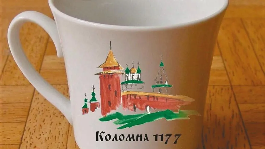 Посуду в школьных столовых Коломны украсили символы города