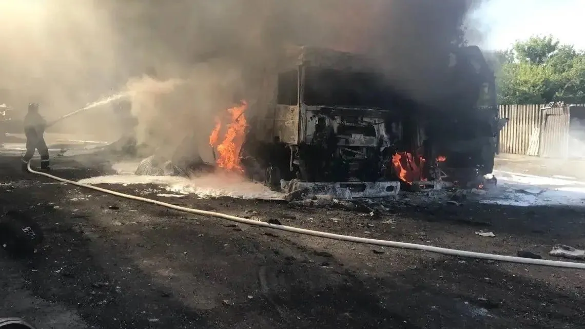 5 человек погибли, 23 ранено: дрон ВСУ ударил по автобусу с людьми в Шебекино