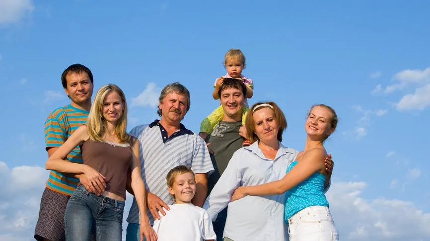 Кто такие свояк, кума, золовка, деверь: разбираемся в названиях родни