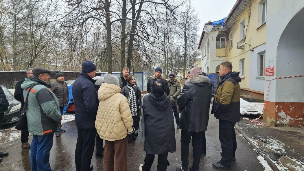 Капитальный ремонт скатной кровли проводят в доме на ул Маршала Говорова в Балашихе