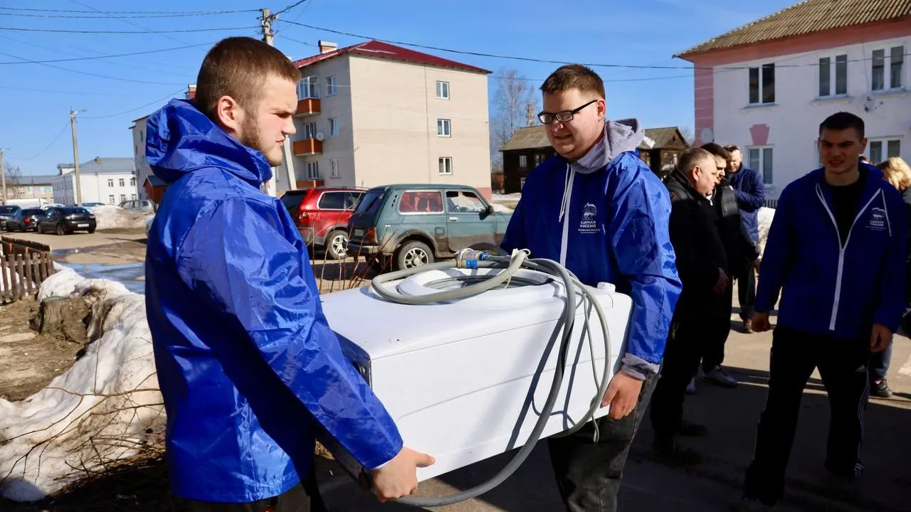 В Шатуре волонтеры помогли матери бойца СВО переехать