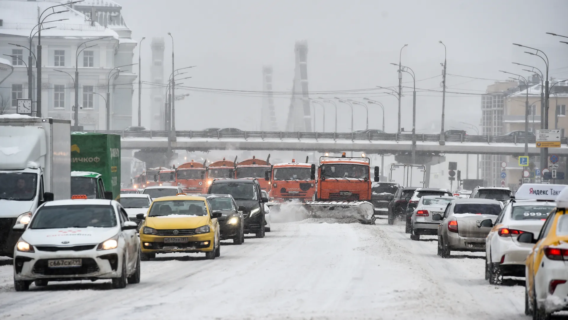 Еговцев предупредил о дефиците такси из‑за потолка цен при непогоде