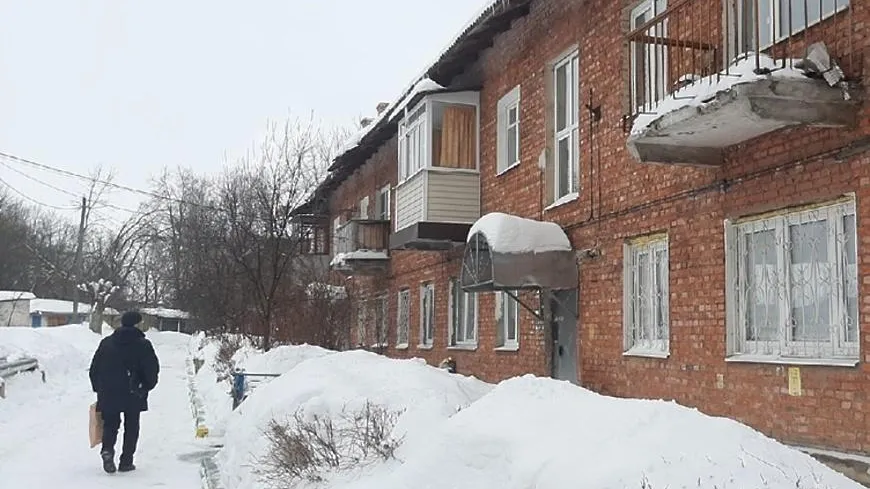 В Подольске волонтеры подарили сапоги бабушке, гулявшей в мороз в легких ботинках