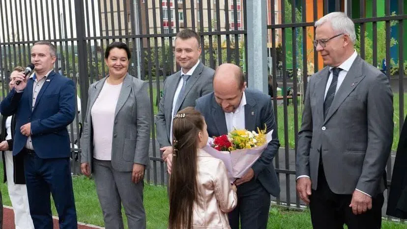 Торжественные линейки провели в Ленинском округе в День знаний