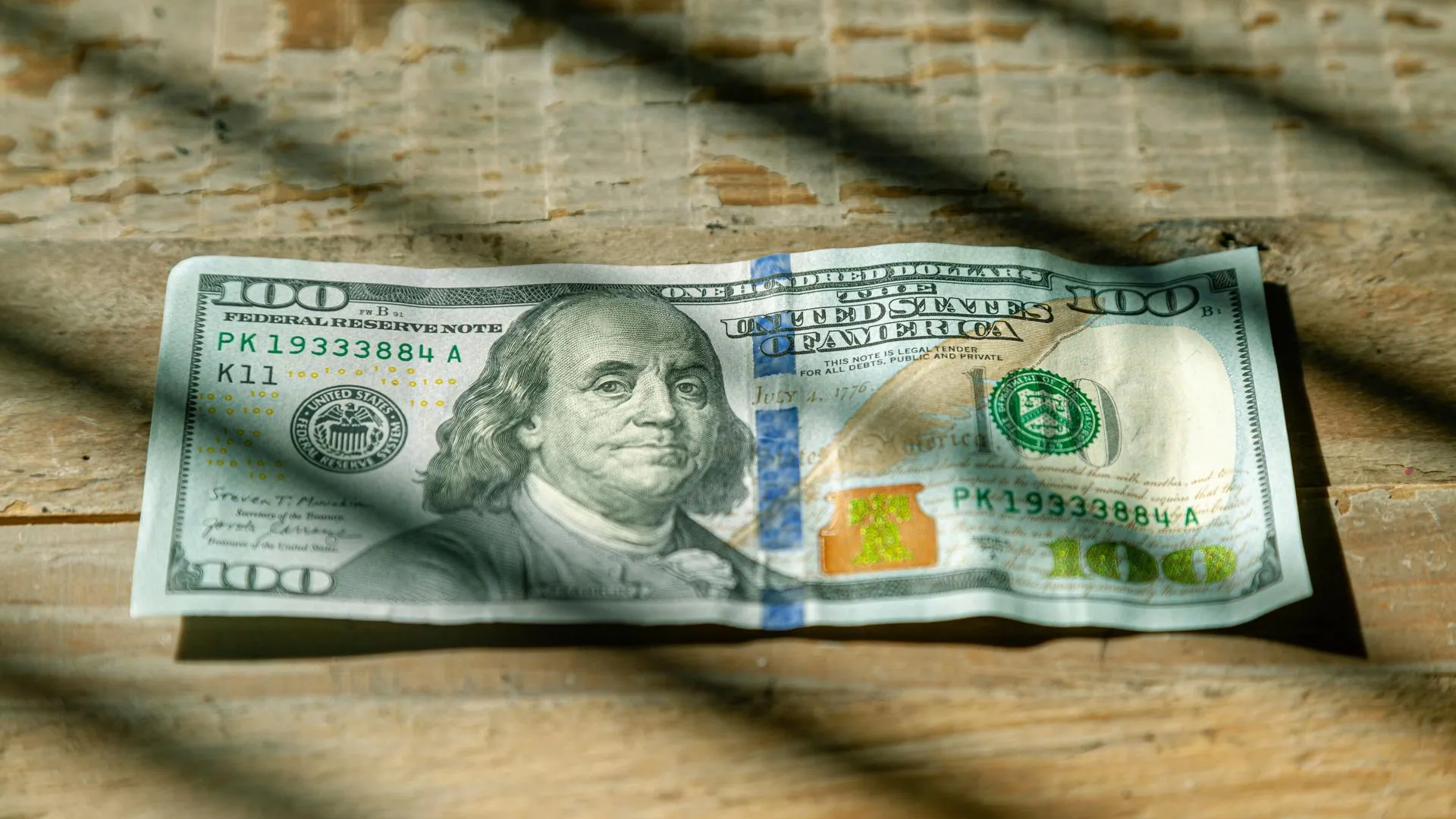 Если курс доллара пробьет 100 рублей, инфляцию будет сложно остановить