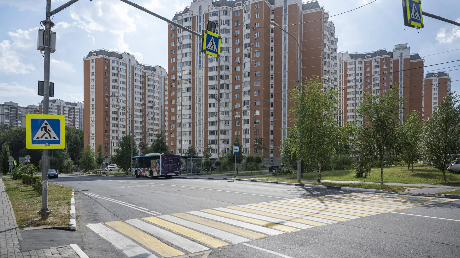 В Ленинском округе привели в порядок подходы к 14 школам