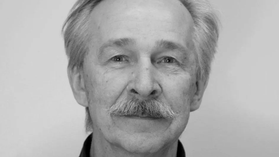 Умер телеведущий, режиссер и педагог ВГИКа Виктор Азеев