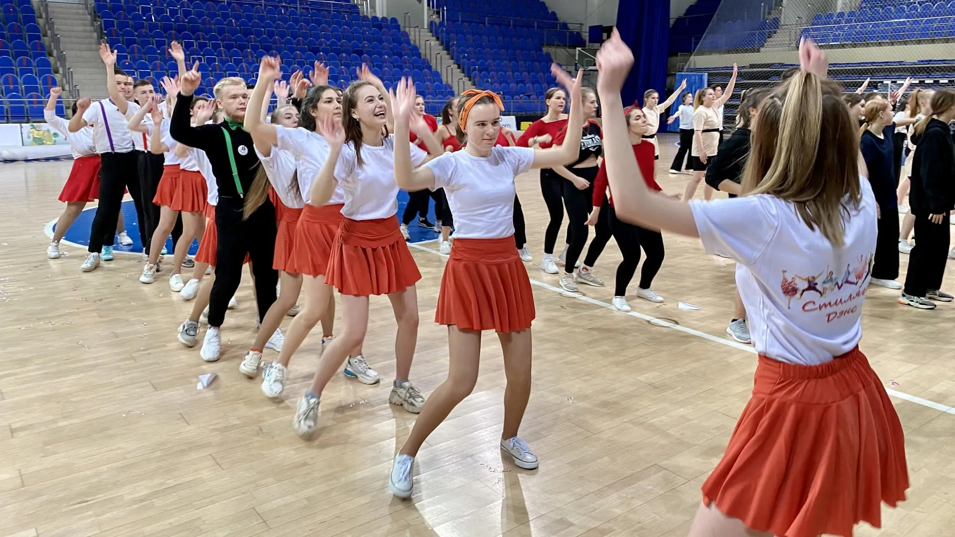 Более 150 человек поучаствовали в танцевальном конкурсе в Люберцах