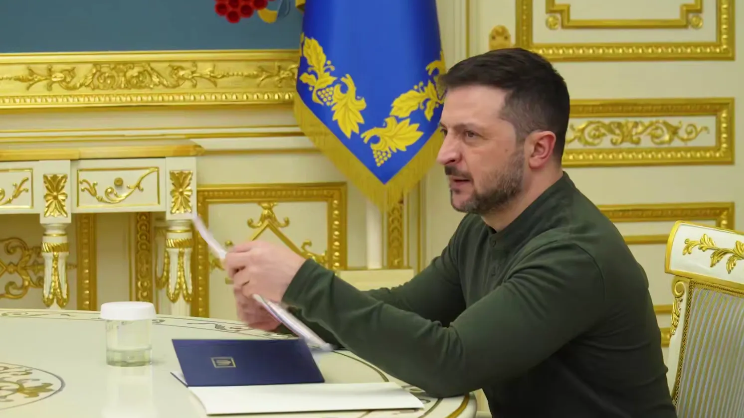 Белый дом: Зеленский подпишет сделку по ископаемым в ближайшем будущем