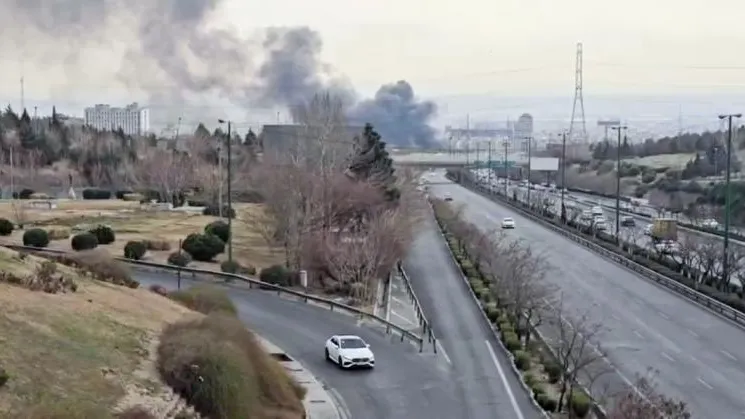 У ТЦ Iran Mall в Тегеране услышали взрывы