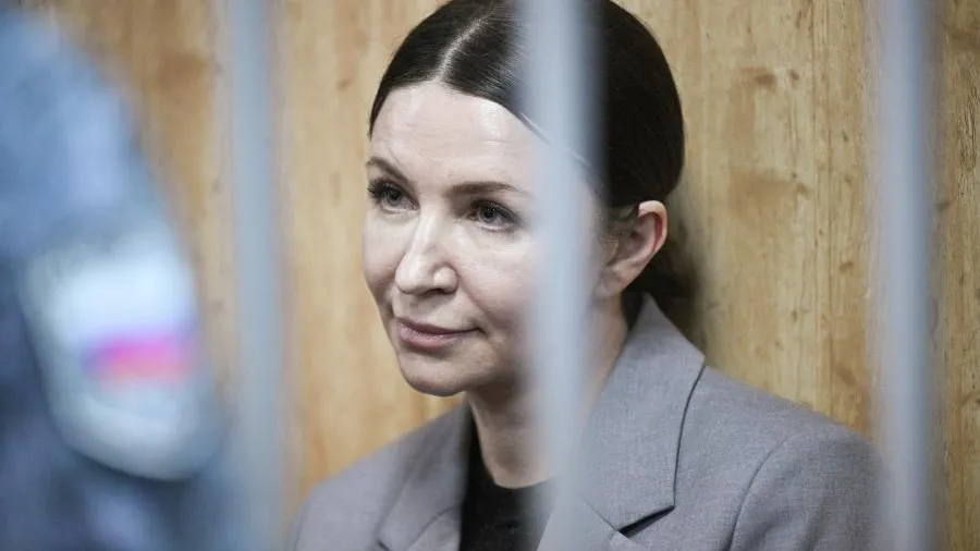 Управляющий имуществом Блиновской попросил отобрать у ее детей квартиру в Москве