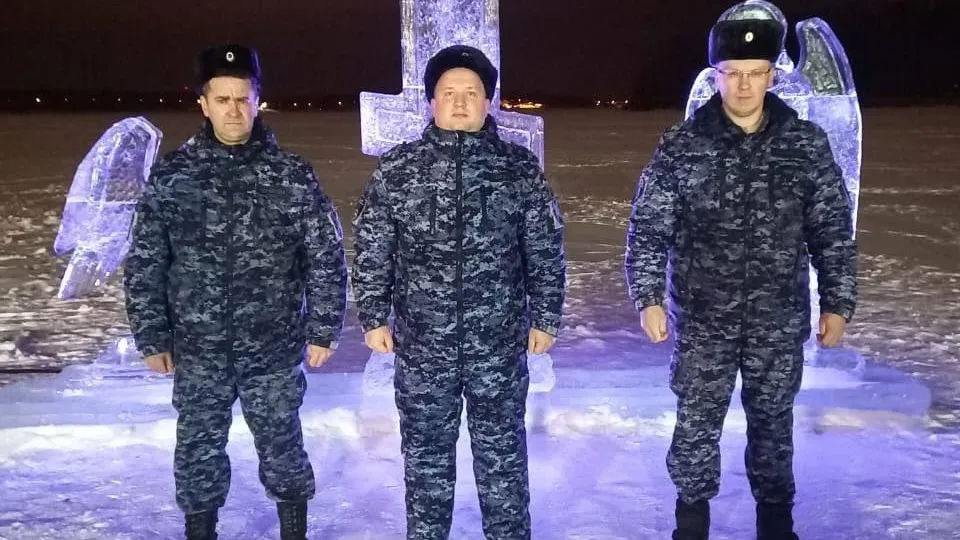 В Подмосковье более 1000 росгвардейцев обеспечили безопасность во время крещенских купаний