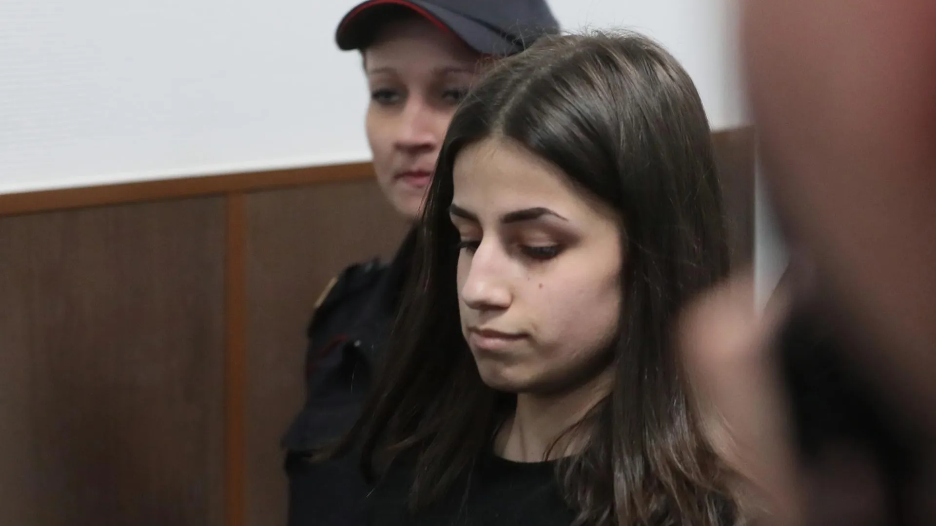 Суд продлил меру пресечения еще двум сестрам Хачатурян