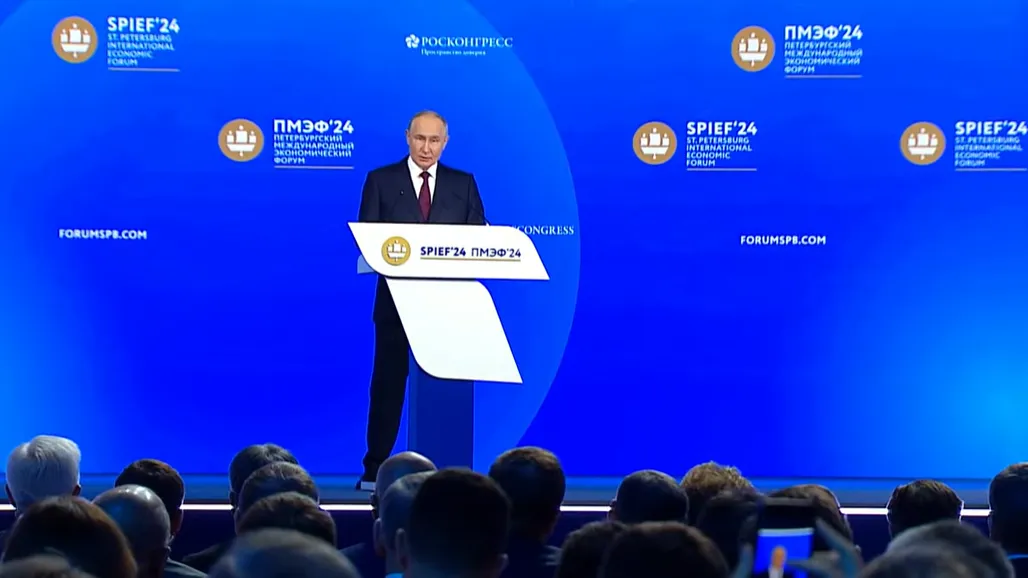 Президент РФ: сырьевой неэнергетический экспорт должен вырасти на 2/3 к 2030 г