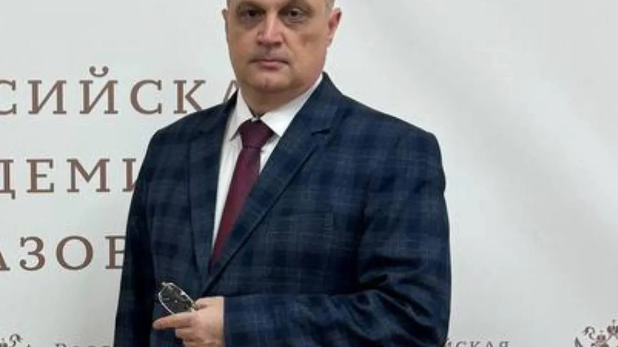 Педагог Реутова стал лучшим учителем математики