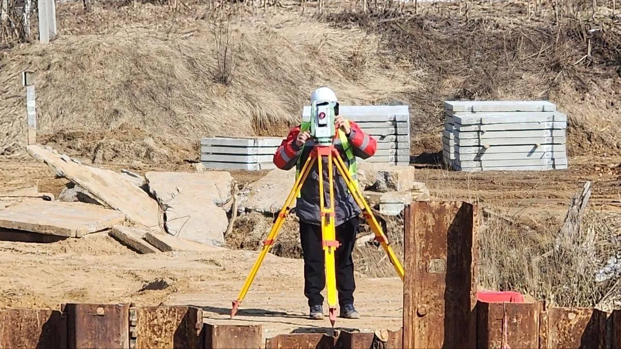 В Волоколамском округе строят временный мост через Щетинку