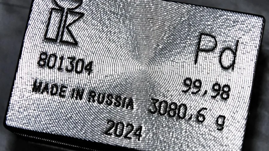 Россия значительно сократила поставки платины в Китай