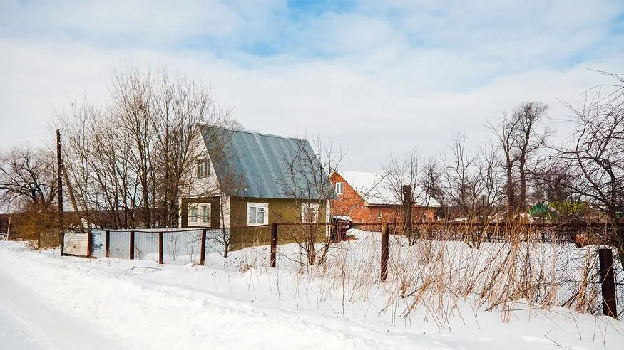 Городам конец? Эксперт заявил о новом бегстве россиян в деревни