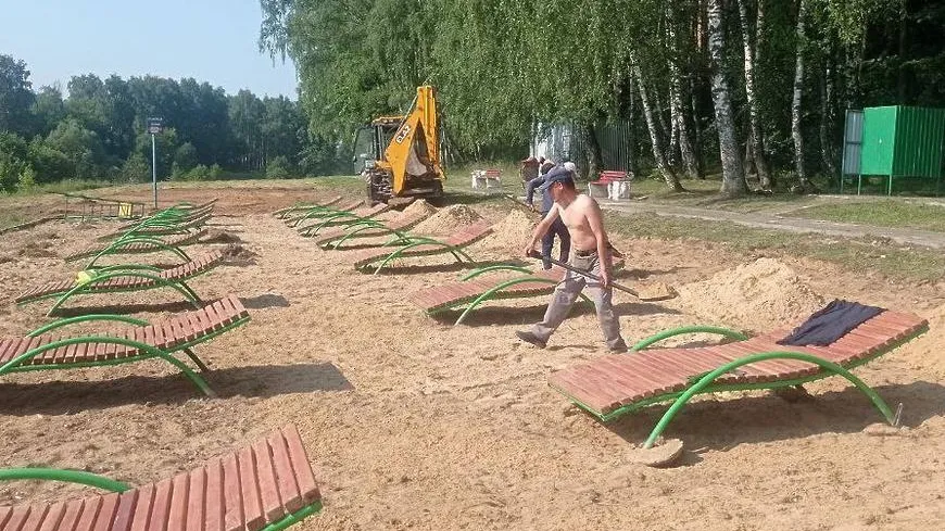 В Подольске на пляж у реки Петрицы завезли песок