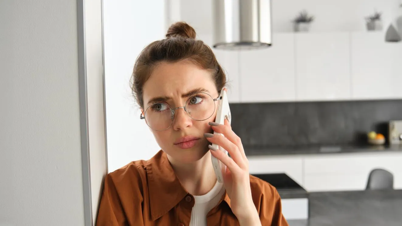 В МВД посоветовали россиянам бросать трубку сразу, как услышат 4 фразы аферистов