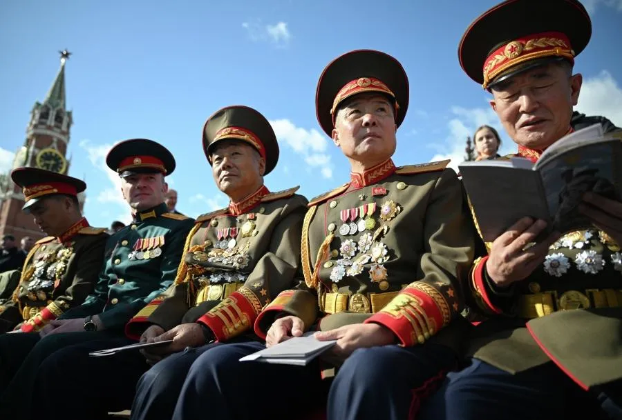РИА Новости, Рамиль Ситдиков \Военнослужащие Корейской Народно-Демократической Республики на Красной площади в Москве перед началом военного парада, посвященного 80-летию Победы в Великой Отечественной войне.