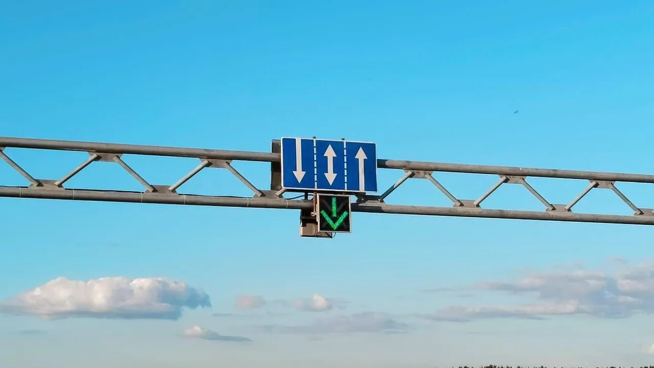 В Серпухове на мосту через реку Оку открылось движение поездов в сторону Москвы