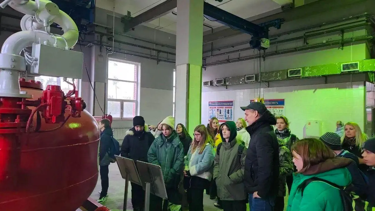 Школьники из Балашихи посетили выставку пожарной техники