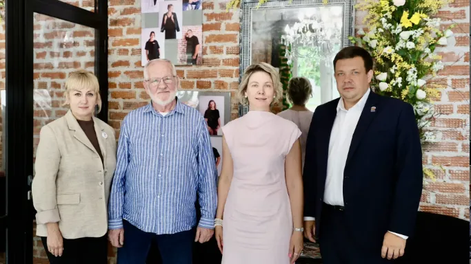 Сергей Балашов посетил оконное предприятие в Павлово-Посадском округе