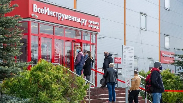Врио главы Котельников не выявил нарушений правил безопасности во время пандемии на складе