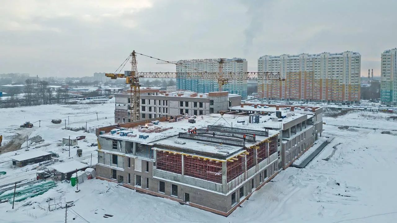 В Балашихе строительные работы ведутся сразу в 5 корпусах современного ЖК «Героев»