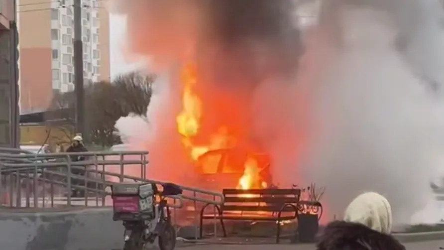 Сейчас в командировке: кому принадлежит сгоревший в Новой Москве автомобиль