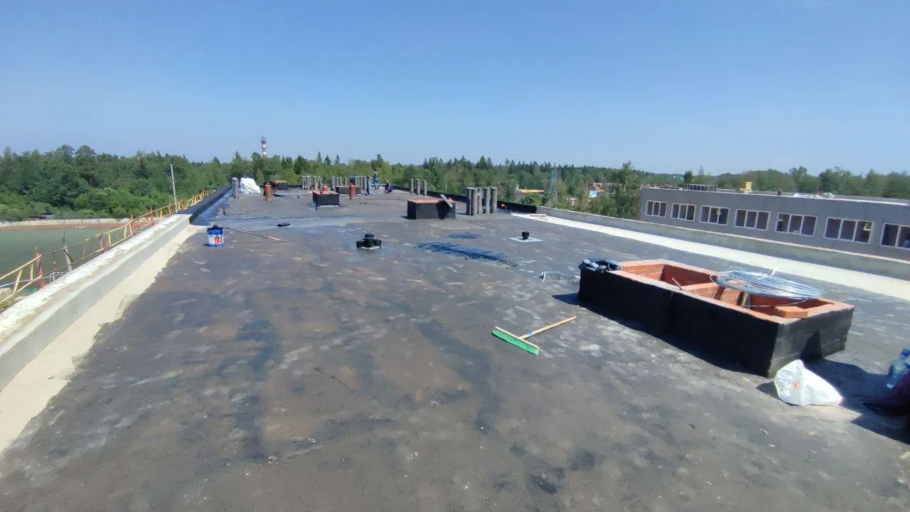 Рабочие приступили к фасадным работам здания Алабинской школы в Наро-Фоминске