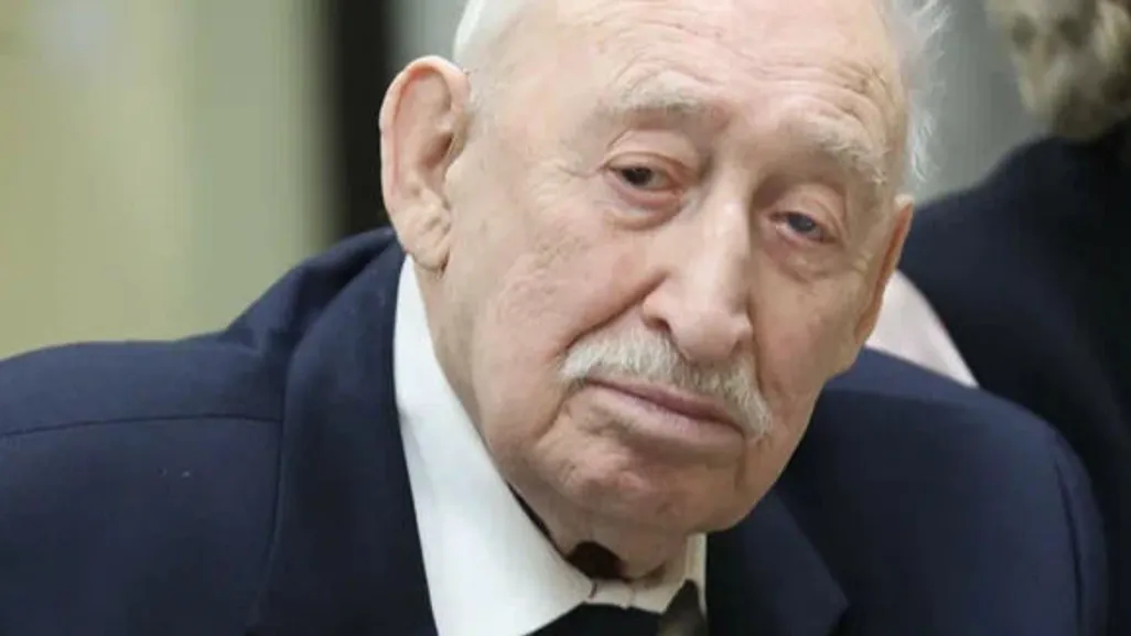 «Дело не в наградах»: почетный гражданин Петербурга отметил 101-й День рождения