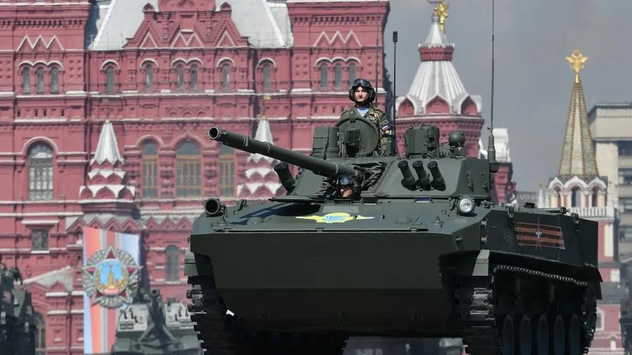 Перекрытие дорог на майские праздники: где ограничат движение в Москве