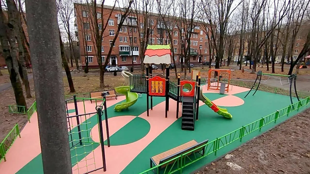В Подольске по просьбам жителей модернизировали детскую игровую площадку