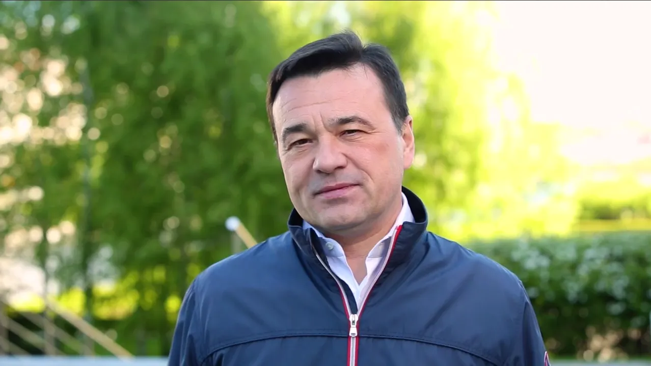 Андрей Воробьев поздравил выпускников с последним звонком