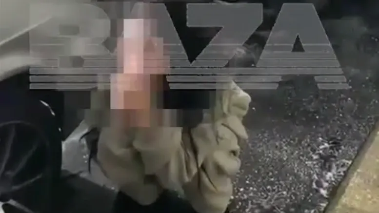 5 парней издеваются над связанной девушой - Релевантные порно видео (7656 Видео)